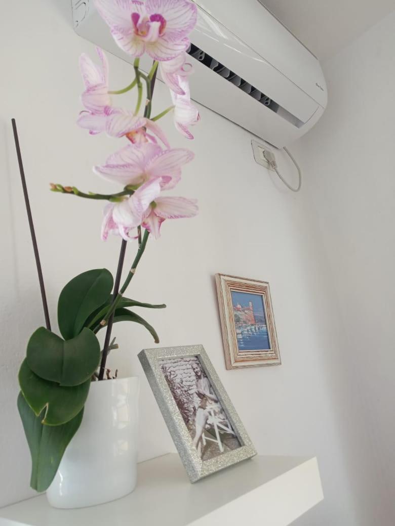 Kristi Apartment 2 Min To Sea Netflix & Espresso Station Sarande Luaran gambar